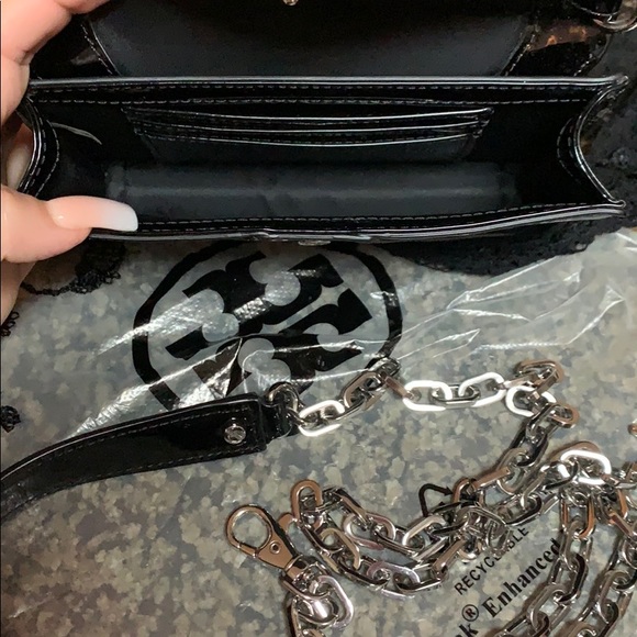 ❗️SOLD Tory Burch Bow Envelope Crossbody - Picture 5 of 8